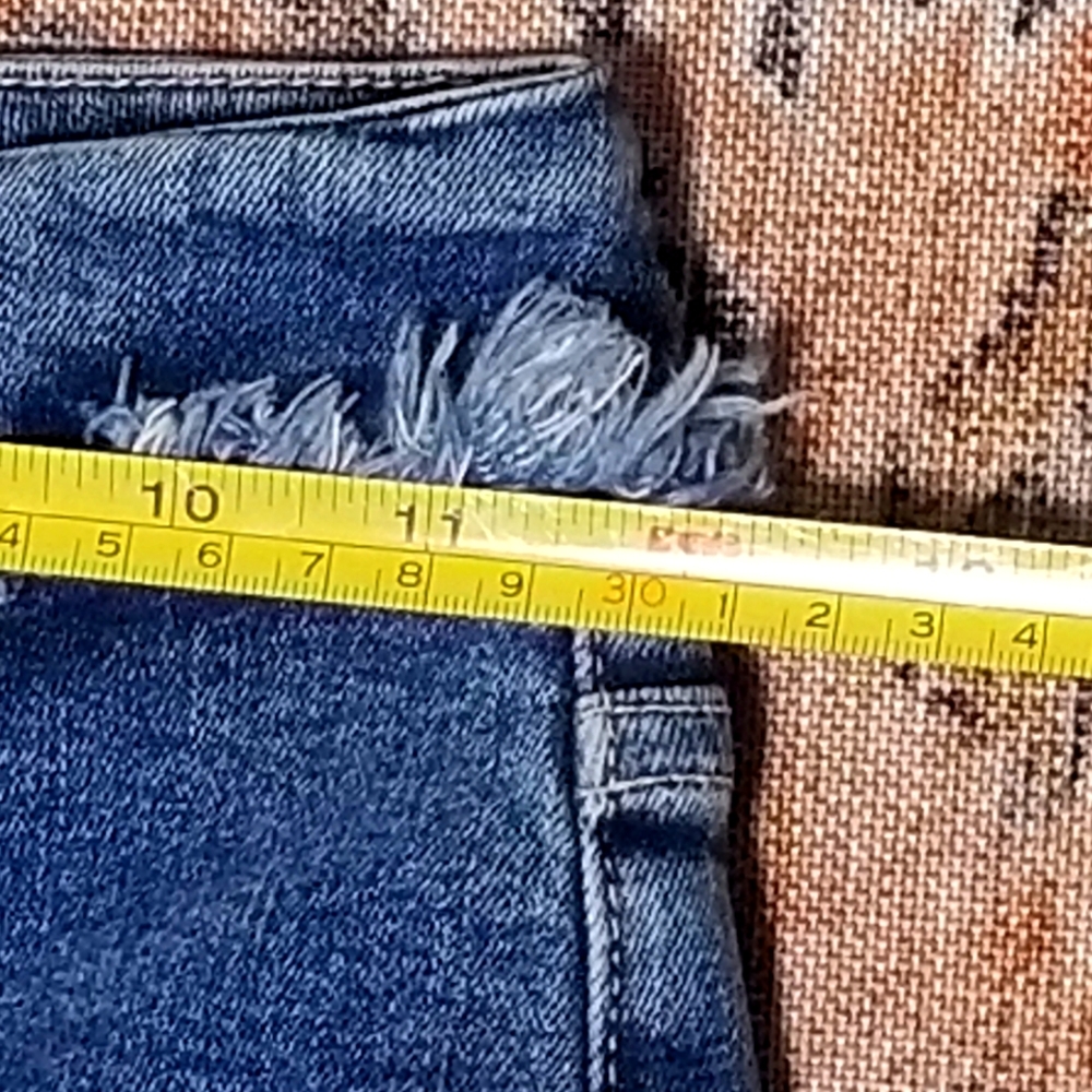 Good American *Good Legs* Frayed Waist  Distressed Skinny Jeans. Size: 2/26. - Picture 8 of 16